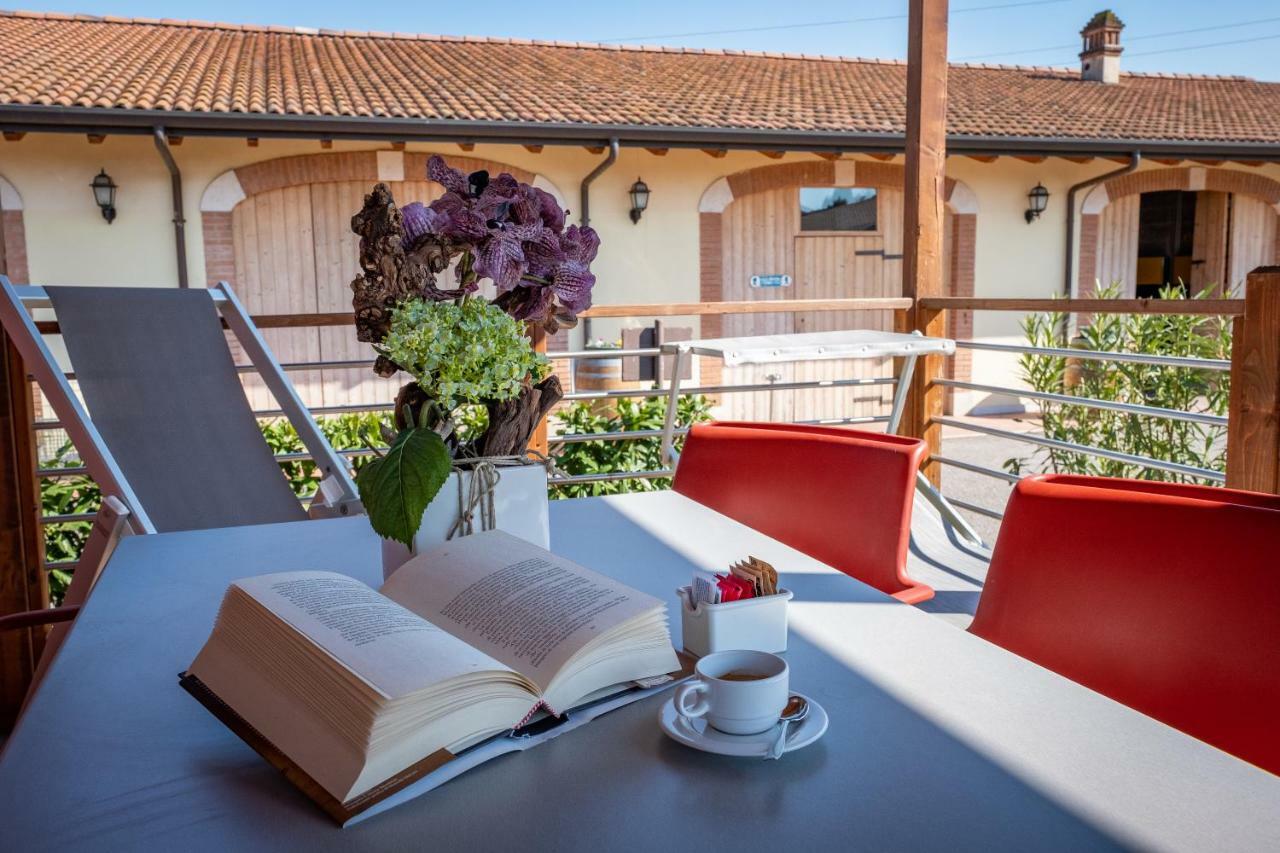 Agriturismo Tre Colline バルドリーノ エクステリア 写真
